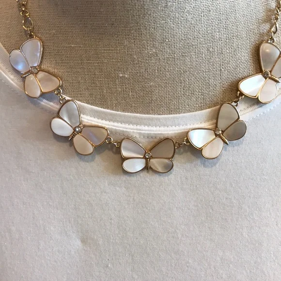 Kate Spade butterfly necklace . Adorable 💗 - Picture 1 of 2